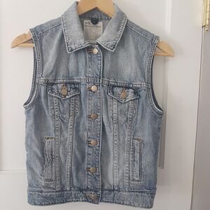J Crew Women's Vintage Denim Vest Light Wash Sz XS